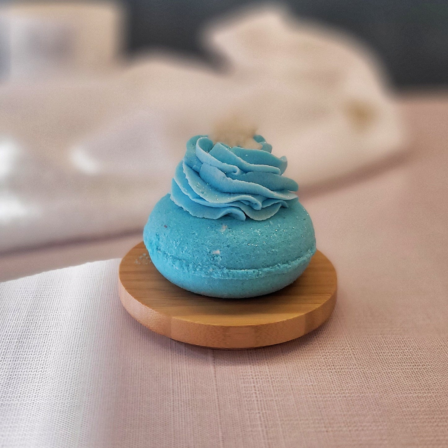 Light & Lustre Bath Bomb